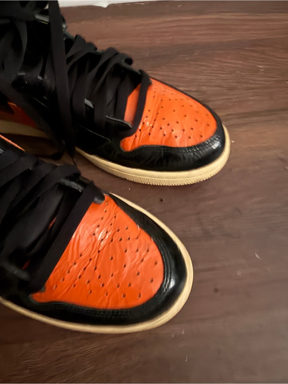Jordan Retro 1 shiny Orange and Black Inner Shoe Tag - Jumpman Label - Picture 2 of 7